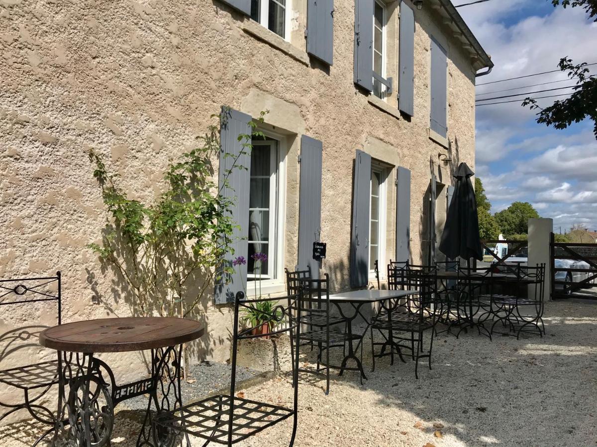 Le Relais D'Aulnay Bed and Breakfast Aulnay  Exteriör bild
