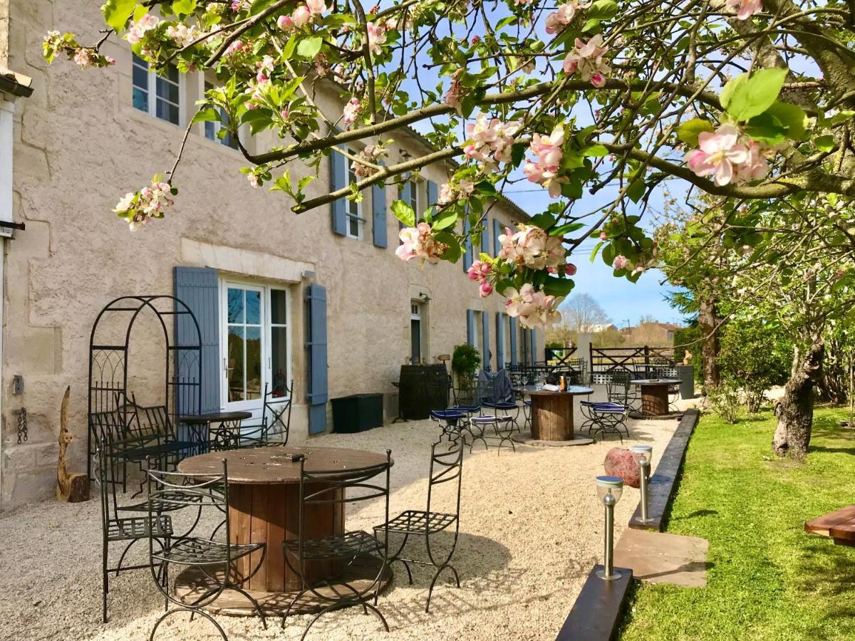 Le Relais D'Aulnay Bed and Breakfast Aulnay  Exteriör bild